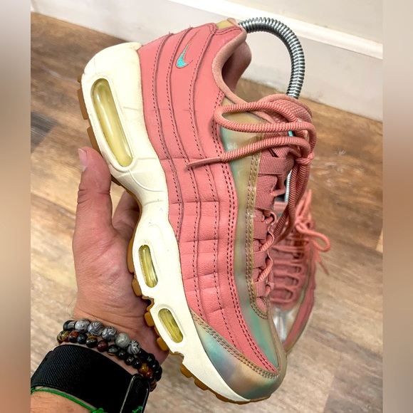 Nike Women’s Air Max 95 SE Red Stardust 918413-600 - Picture 1 of 9